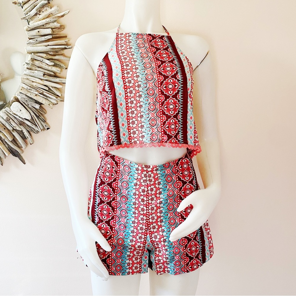 Hollister Boho Festival Halter Crop Top XS & High-Waisted Shorts Size S